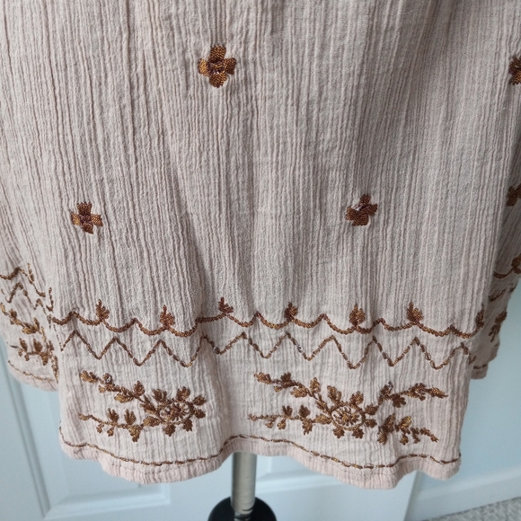 Cute Tunic Top with Bow in the Back - Picture 6 of 15